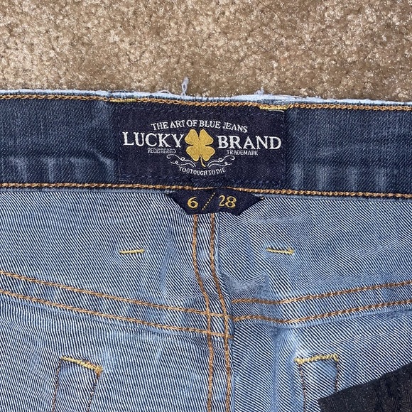 Lucky brand women’s jeans- 6/28 boot cut - Picture 3 of 6